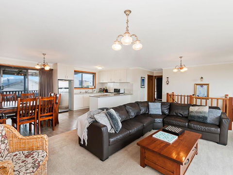 Ambience By The Sea - Foster Accommodation 0