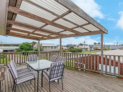 Ambience By The Sea - Foster Accommodation 4