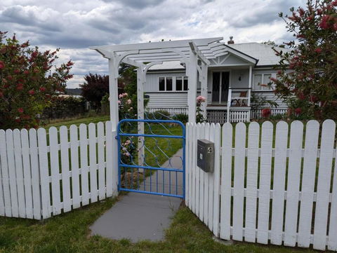 Amiens Cottage. Queenslander, Charming, Central. - Foster Accommodation 0