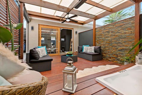 Amore Tranquil Oasis - Outdoor Spa. 50m To Beach. - Foster Accommodation 1