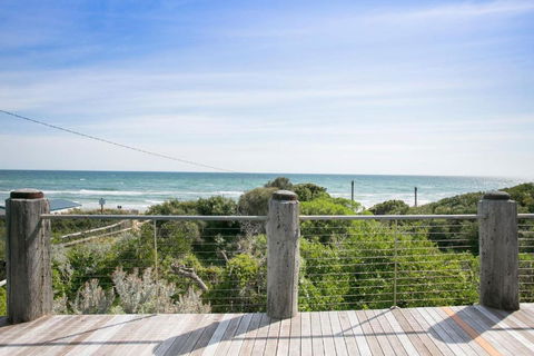 Anchor Beachfront Retreat Water Views, On The Beach - Foster Accommodation 0