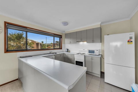 Anchorbell 13- Your Coastal Escape Awaits - Foster Accommodation 4