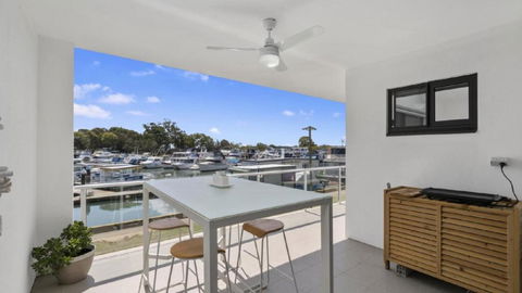 Anchors Away - Waterfront Unit - Foster Accommodation 0