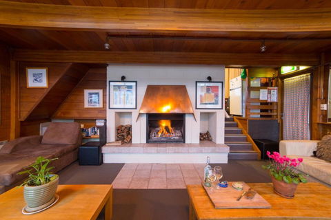 Aneeki Ski Lodge - Foster Accommodation 0