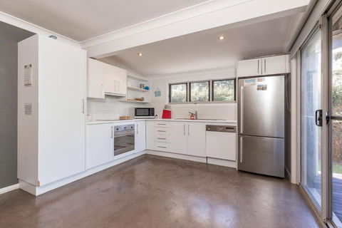 Anglers Cove - Foster Accommodation 4