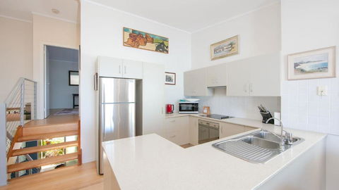 Angourie Blue 3 - Foster Accommodation 2