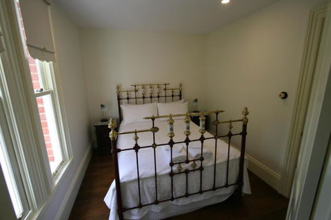 Annies Garden Cottage - Foster Accommodation 2