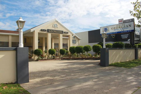 Albury Georgian Motel & Suites - Foster Accommodation 0