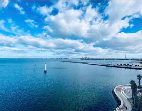 Amzing Ocean View Spacious Three Bedrooms Apartment Port Melbourne - Foster Accommodation 1