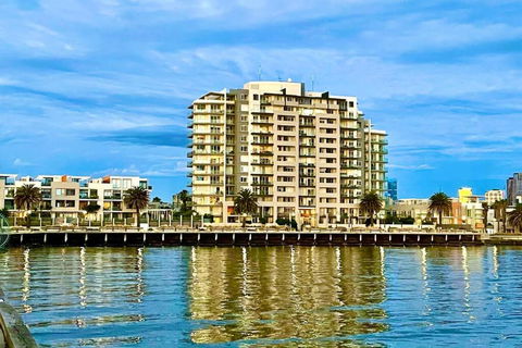 Amzing Ocean View Spacious Three Bedrooms Apartment Port Melbourne - Foster Accommodation 3