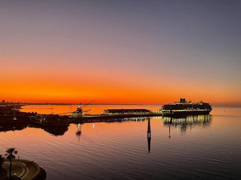 Amzing Ocean View Spacious Three Bedrooms Apartment Port Melbourne - Foster Accommodation 2