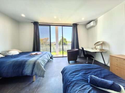 Aircon And Private Bathroom Walk To Train Station With Free Wifi Kitchen And Laundry - Foster Accommodation 3