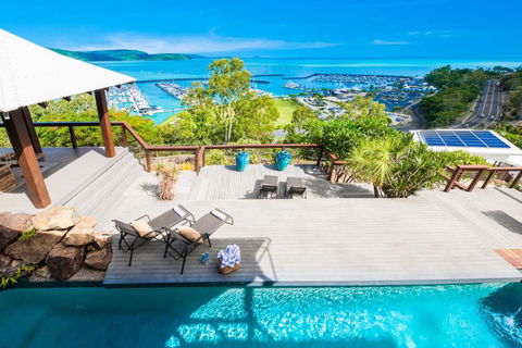 Airlie Beach Seaviews - Foster Accommodation 1