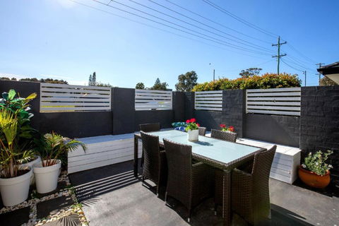 Alkira - Pet Friendly - 4 Mins Walk To Beach - Foster Accommodation 2