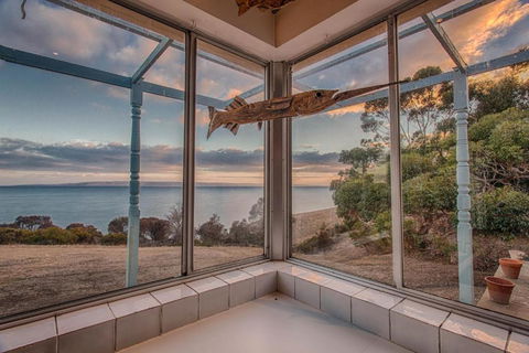 Antechamber Bay Retreats - Foster Accommodation 0