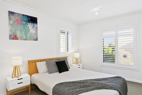 Apartment 28 Pacific Apartments - Foster Accommodation 4