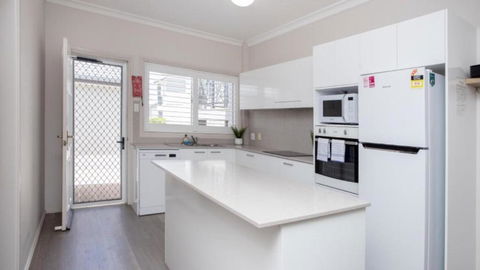 Apartment 30 - The Meridian - Foster Accommodation 2