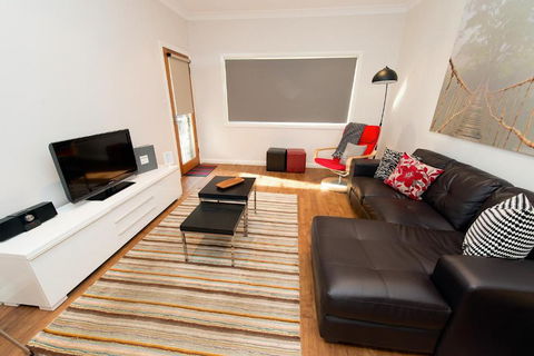 Apartments By Townhouse - Foster Accommodation 2