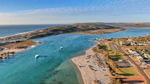API Pelican Beach Front Apartments Kalbarri - Foster Accommodation 2