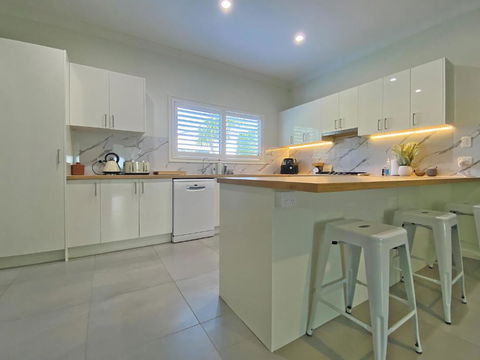 Apipi Holiday House - Foster Accommodation 3