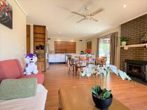Apollo Bay Holiday House - Foster Accommodation 0
