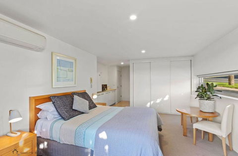 Apollo Blue Oceanview Unit 1- B Free WIFI - Foster Accommodation 2