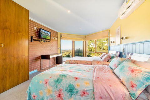 Apollo Panorama Guesthouse - Foster Accommodation 3