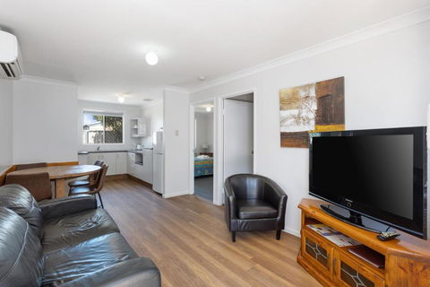 Apollo Lodge - Foster Accommodation 2
