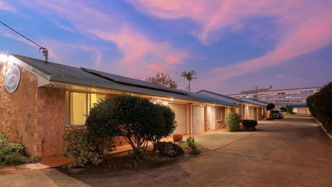 Apollo Lodge - Foster Accommodation 1