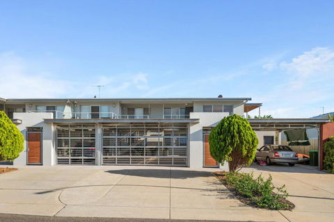 Applecross Riverside Apt - Foster Accommodation 1