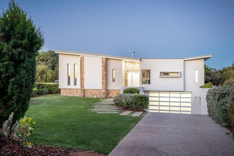 Apricus I Private Properties - Foster Accommodation 1