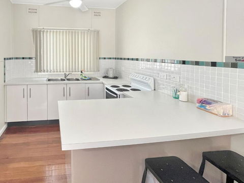 Aqua Cottage - Foster Accommodation 1