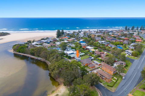 Aqua Cottage - Foster Accommodation 0