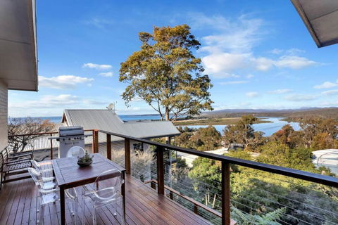 Aqua La Vista - 4 Bedroom Pet Friendly House - Foster Accommodation 3