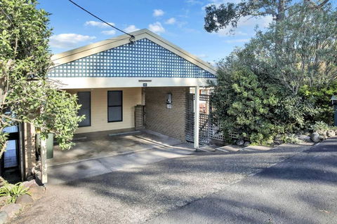 Aqua La Vista - 4 Bedroom Pet Friendly House - Foster Accommodation 4