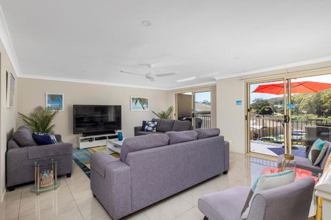 Aqua Lagoon - Great Family Beach Getaway - Foster Accommodation 2