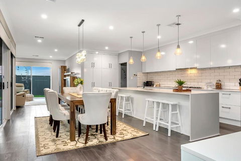 Aqua Place - Family Comfort Meets Coastal Charm - Foster Accommodation 0