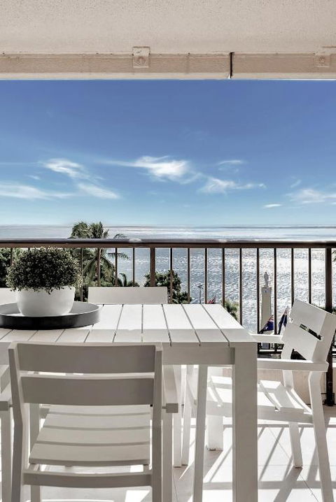 Aquarius Luxury Apartment - Foster Accommodation 0