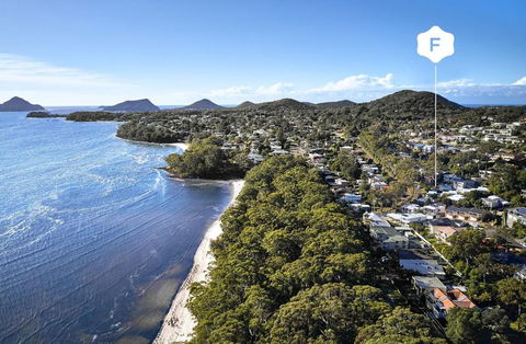 Arabella - 2 Bedroom Holiday House Nelson Bay - Foster Accommodation 0