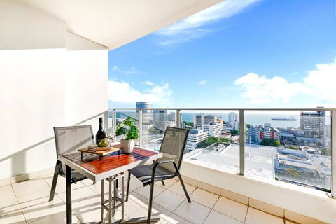 Arafura Adventure - CBD Suite With Sprawling Views - Foster Accommodation 0