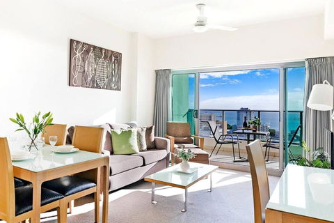 Arafura Suites - Dual-Studio Resort-style Getaway - Foster Accommodation 0