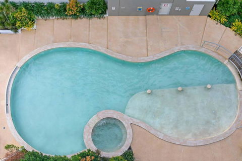 Arafura Suites - Dual-Studio Resort-style Getaway - Foster Accommodation 1