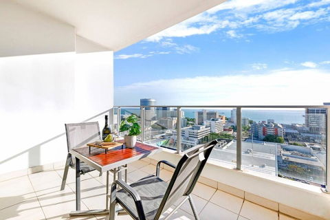 Arafura Suites - Dual-Studio Resort-style Getaway - Foster Accommodation 2