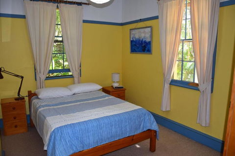 Arakoon House 1 - Bring Your Own Linen - Foster Accommodation 4