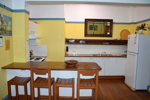 Arakoon House 1 - Bring Your Own Linen - Foster Accommodation 2