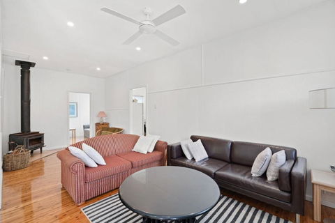 Arcadia By The Sea - Foster Accommodation 2