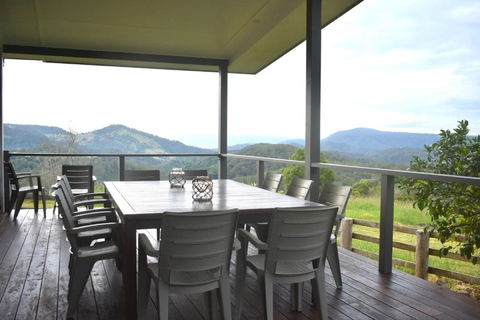 Arcadia Views - Foster Accommodation 4