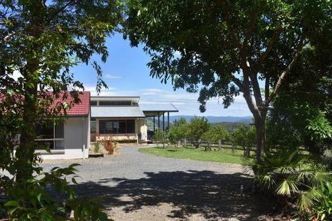 Arcadia Views - Foster Accommodation 0
