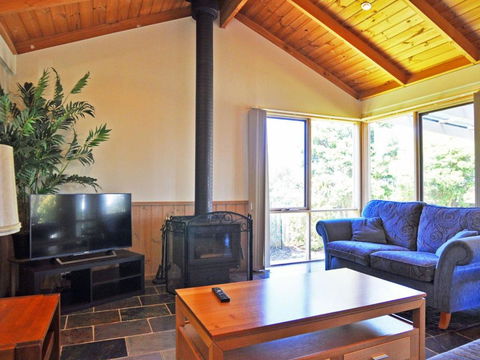 Archies Beachside Abode - Foster Accommodation 1