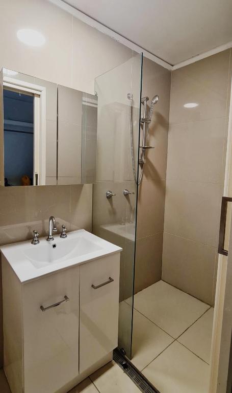 Architectural Comfy 2B&2B Home With A Garden View Close To A Lake And Yarralumla Shopping Centre - Foster Accommodation 2